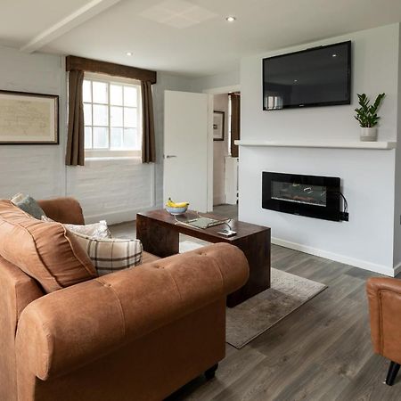 The Stable Suite At York Racecourse Buitenkant foto